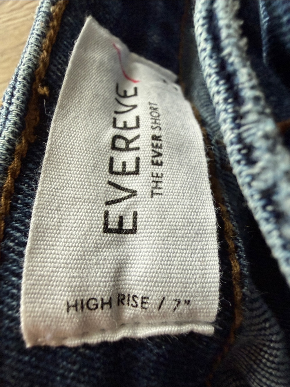 Evereve The Ever Short Frayed Hem | Medium Wash | Women’s - Picture 3 of 7